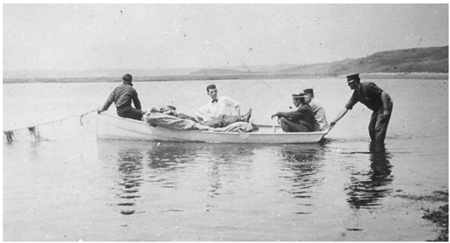 This image has an empty alt attribute; its file name is image030.png